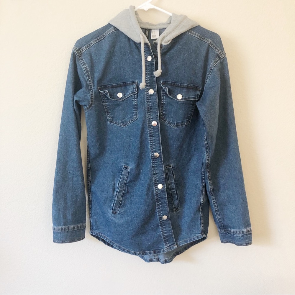 Divided denim and cloth jacket